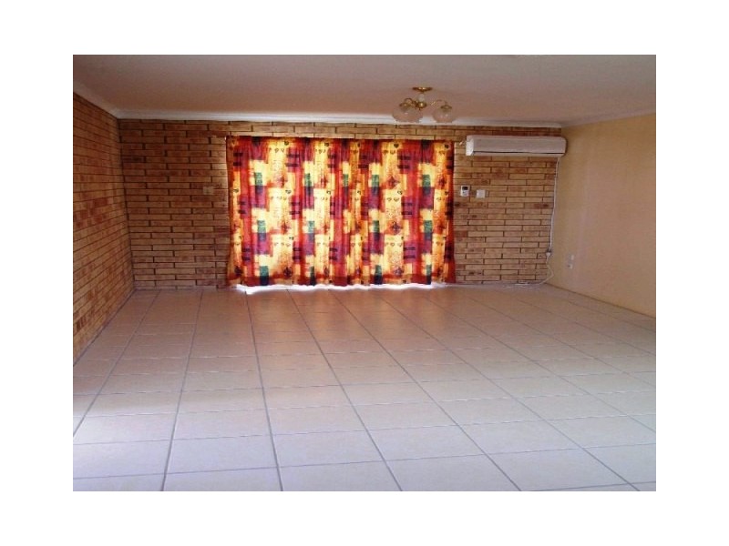 8 Furness Road, Southside QLD 4570