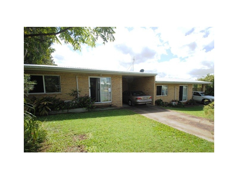 8 Furness Road, Southside QLD 4570