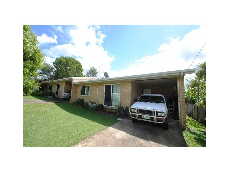 8 Furness Road, Southside QLD 4570