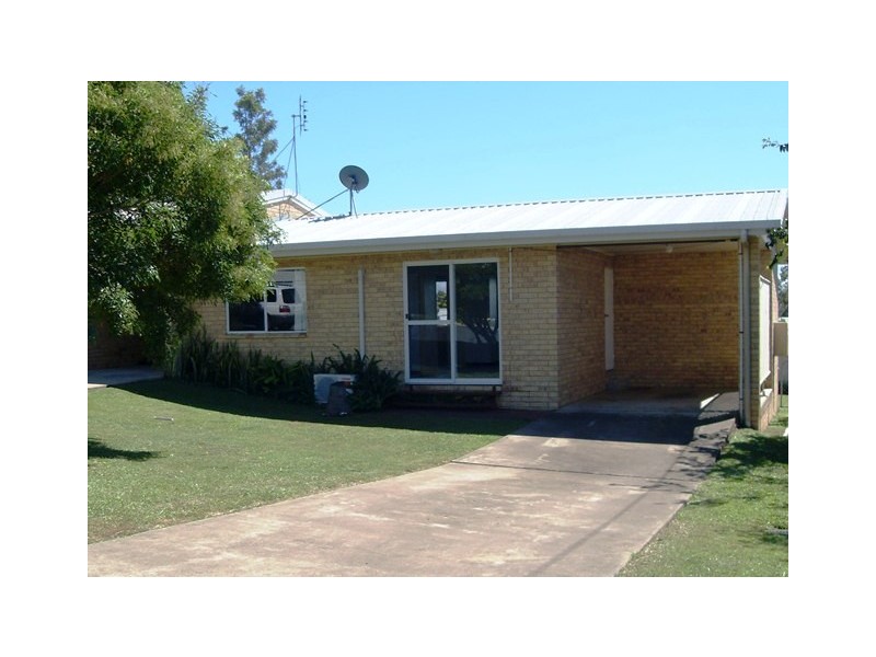 8 Furness Road, Southside QLD 4570