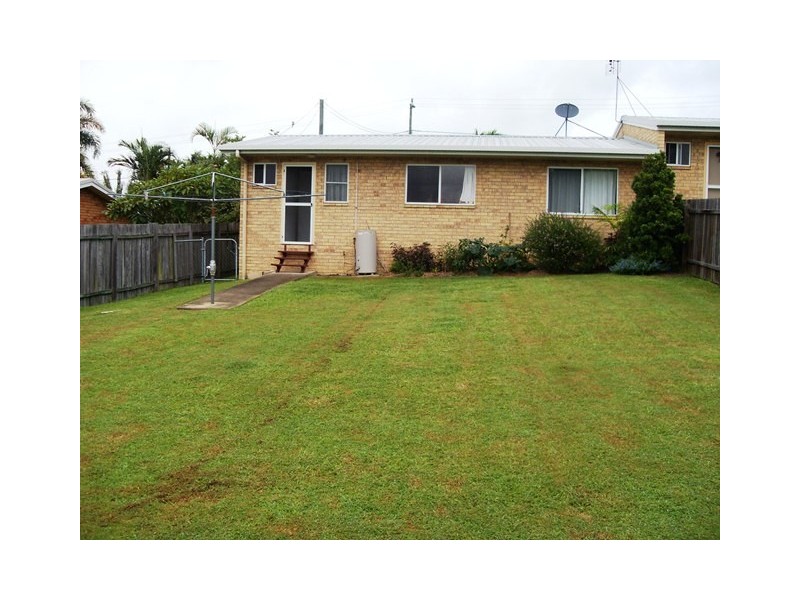 8 Furness Road, Southside QLD 4570