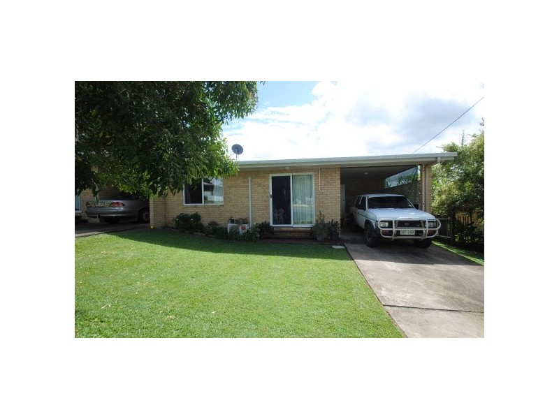 8 Furness Road, Southside QLD 4570