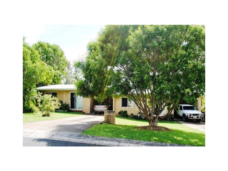 8 Furness Road, Southside QLD 4570