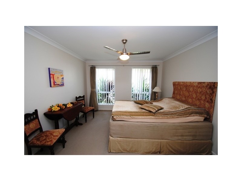 8 Principal Place, Jones Hill QLD 4570