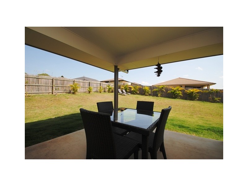 8 Principal Place, Jones Hill QLD 4570