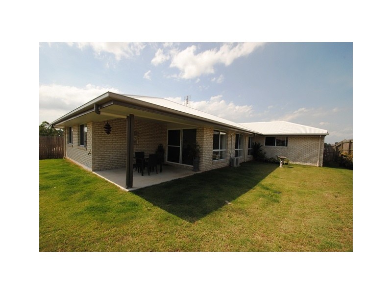 8 Principal Place, Jones Hill QLD 4570
