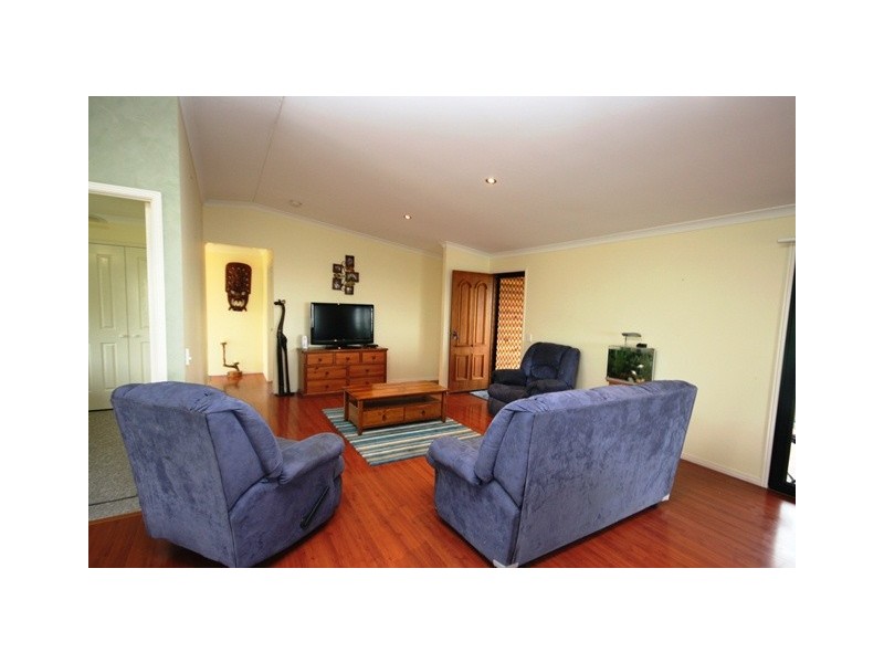 27 Highfield Drive, Chatsworth QLD 4570