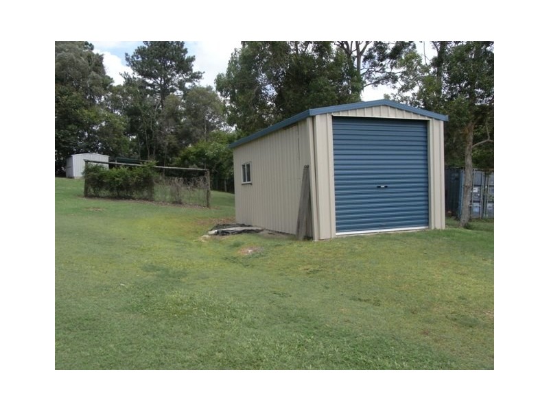 5 Emerald Drive, Southside QLD 4570