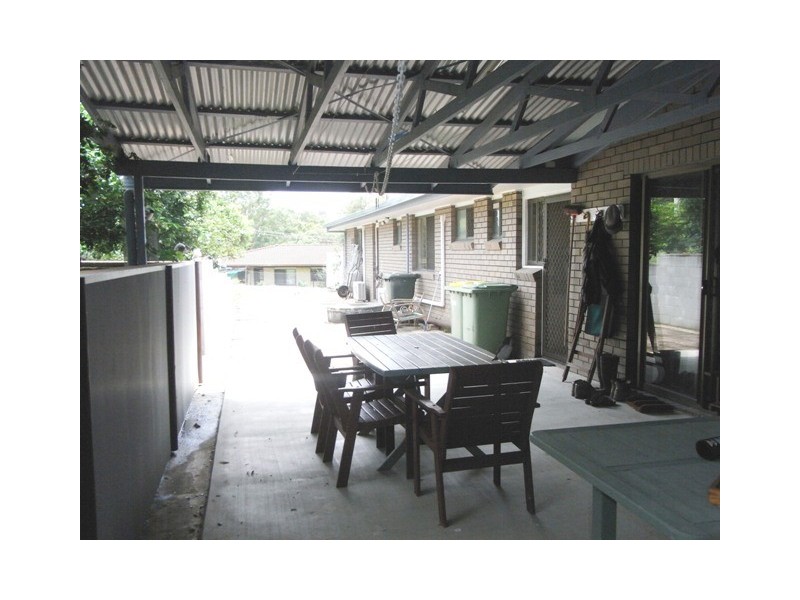 5 Emerald Drive, Southside QLD 4570