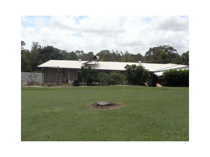 5 Emerald Drive, Southside QLD 4570