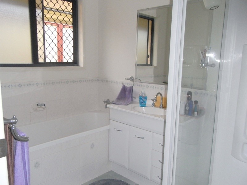 6 Kyleigh Court, Southside QLD 4570