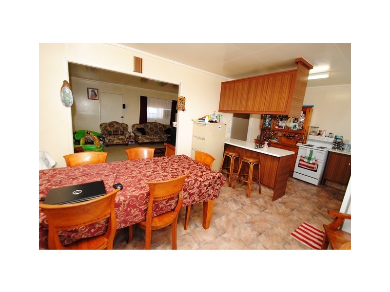 16 Barton Road, Victory Heights QLD 4570