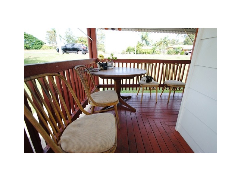 16 Barton Road, Victory Heights QLD 4570