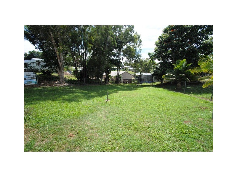 16 Barton Road, Victory Heights QLD 4570