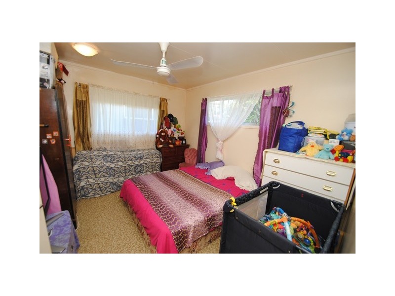16 Barton Road, Victory Heights QLD 4570
