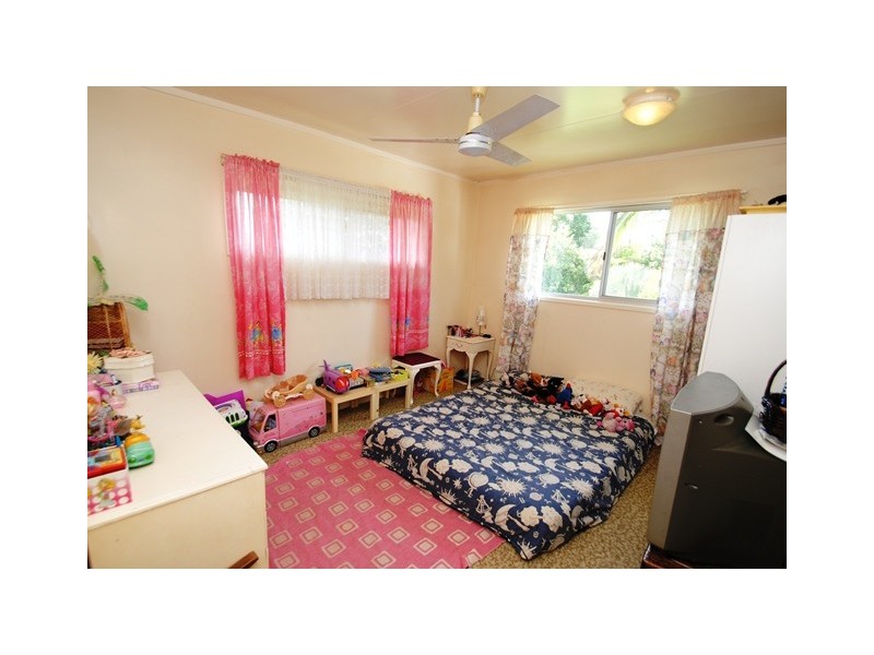16 Barton Road, Victory Heights QLD 4570