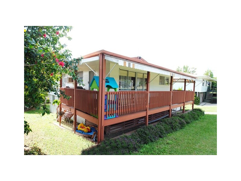 16 Barton Road, Victory Heights QLD 4570