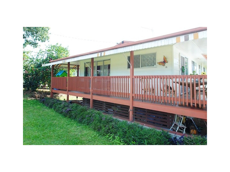 16 Barton Road, Victory Heights QLD 4570