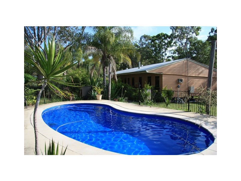 6 Thomas Road, Curra QLD 4570