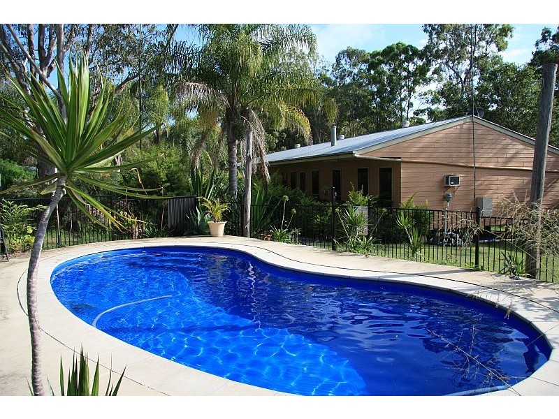 6 Thomas Road, Curra QLD 4570