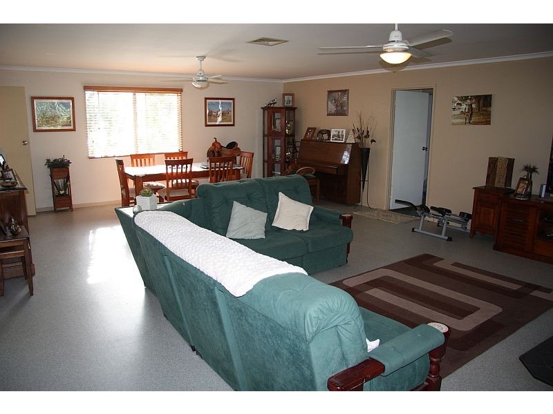 6 Thomas Road, Curra QLD 4570