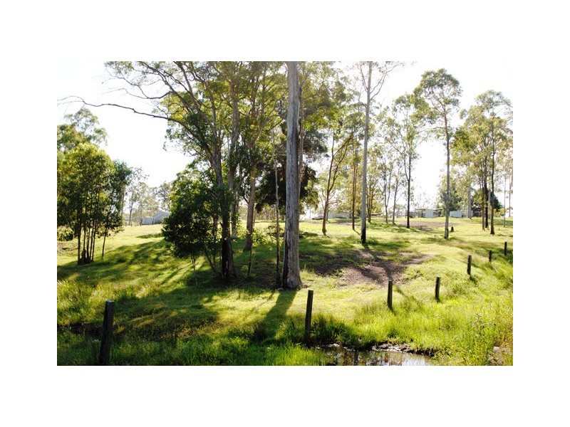 83 Fisher Road, Araluen QLD 4570