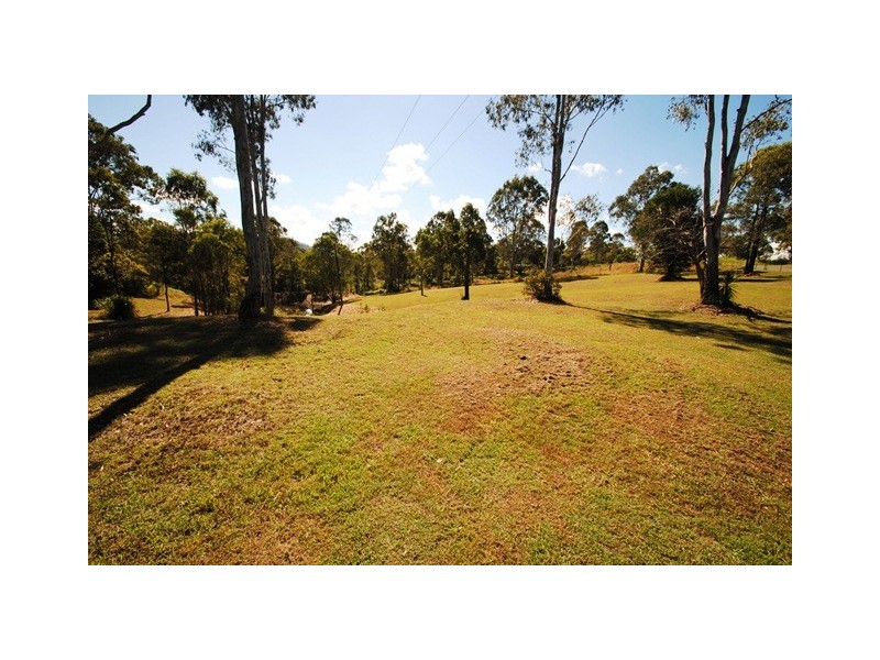 31 Rammutt Rd, Chatsworth QLD 4570