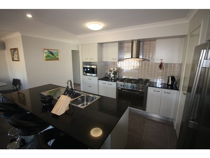 6 Overton Way, Kin Kin QLD 4571