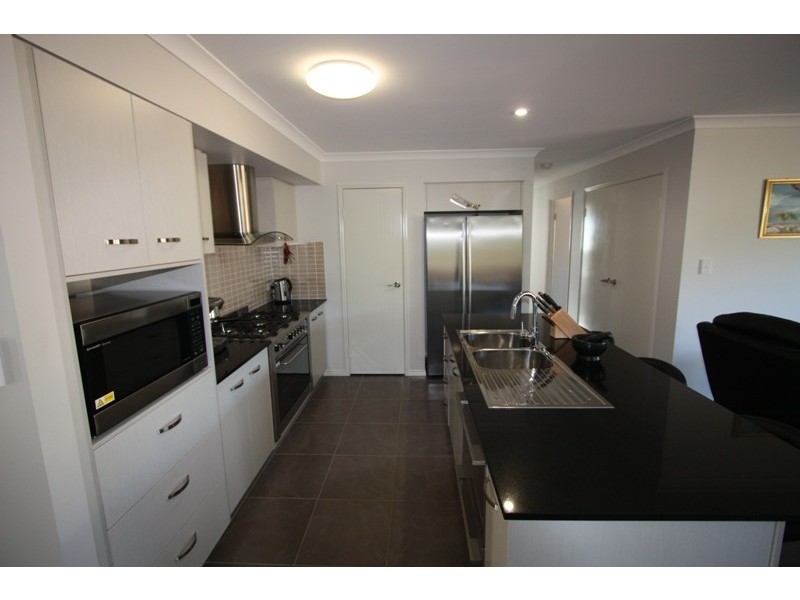 6 Overton Way, Kin Kin QLD 4571