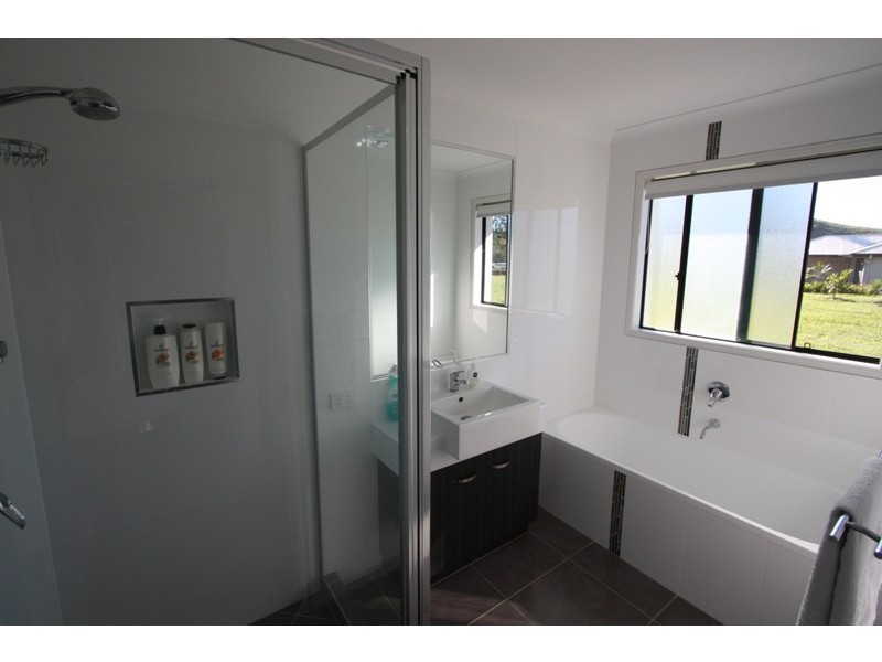 6 Overton Way, Kin Kin QLD 4571