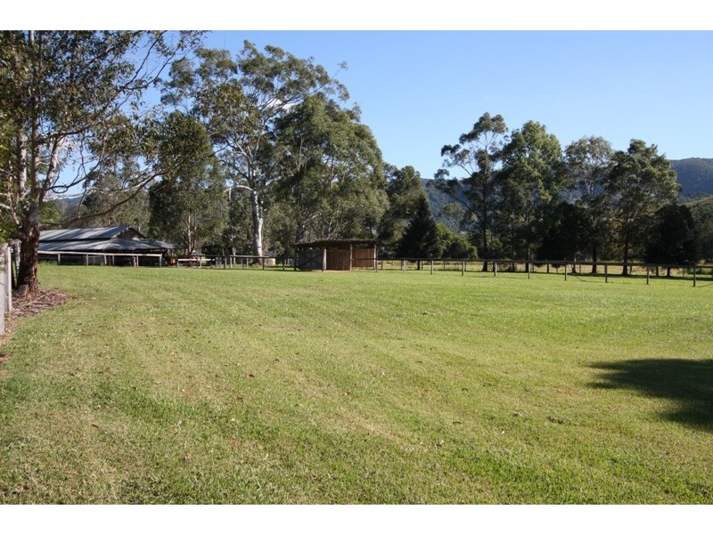 93 Gradys Lane, Kin Kin QLD 4571