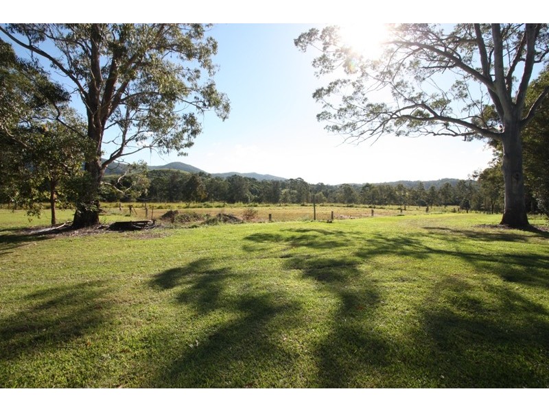 93 Gradys Lane, Kin Kin QLD 4571