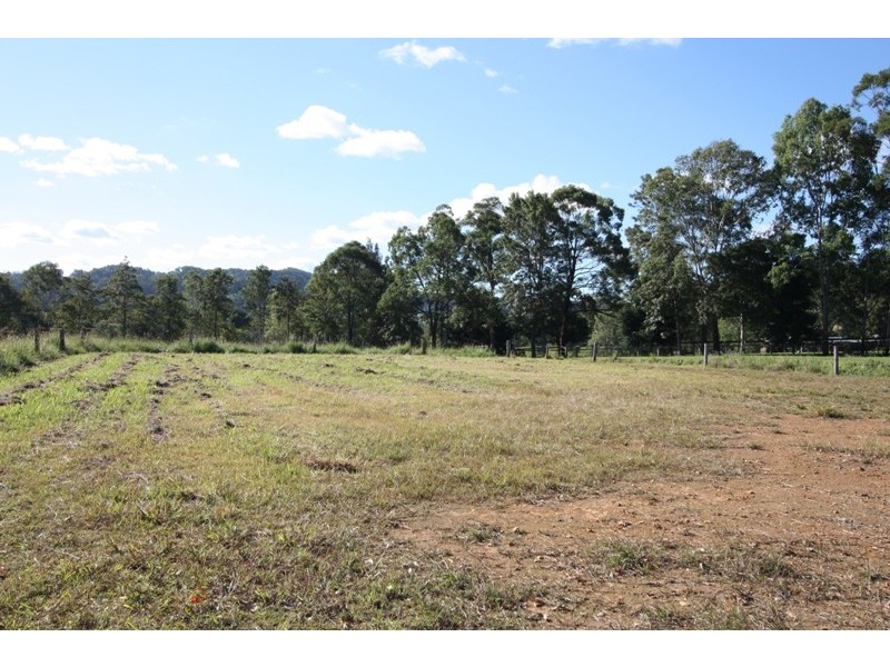 93 Gradys Lane, Kin Kin QLD 4571