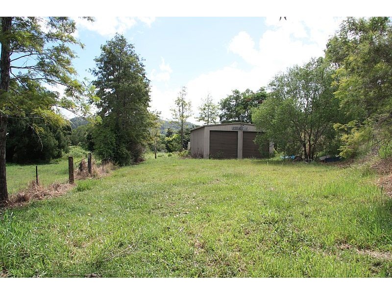 93 Gradys Lane, Kin Kin QLD 4571