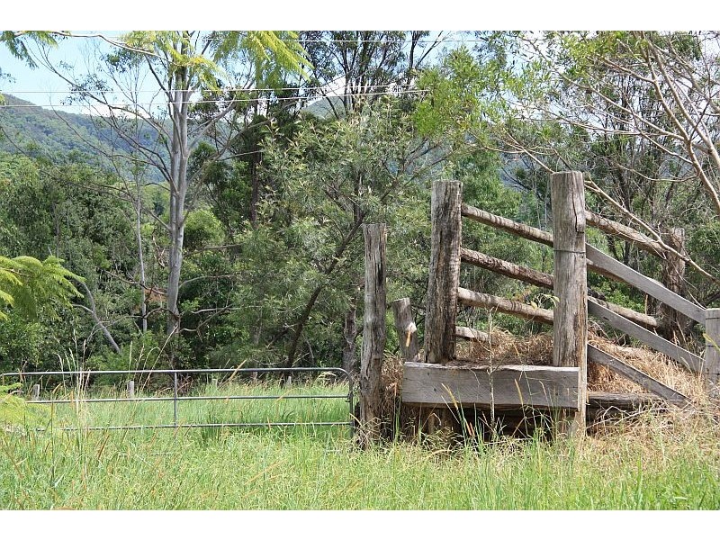 93 Gradys Lane, Kin Kin QLD 4571