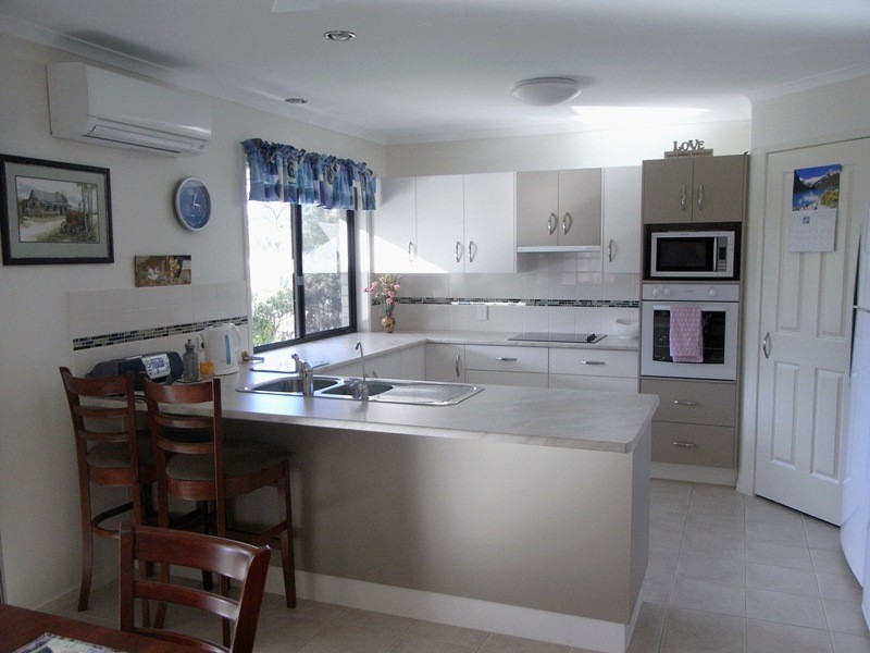 12 Suncrest Court, Southside QLD 4570