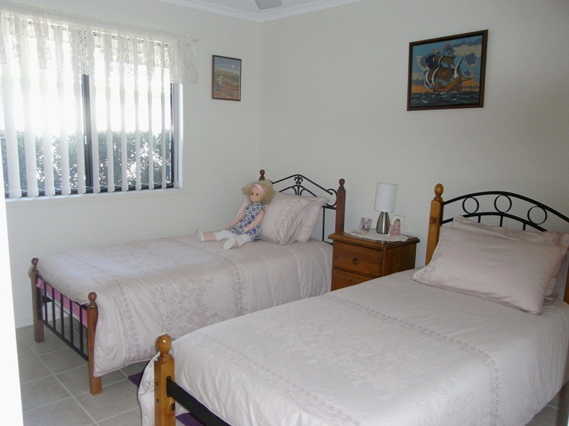 12 Suncrest Court, Southside QLD 4570