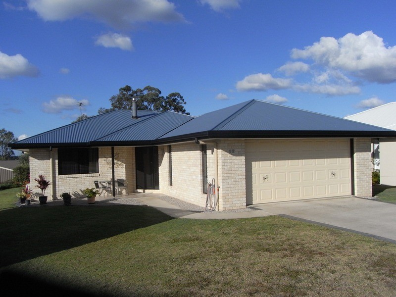 12 Suncrest Court, Southside QLD 4570