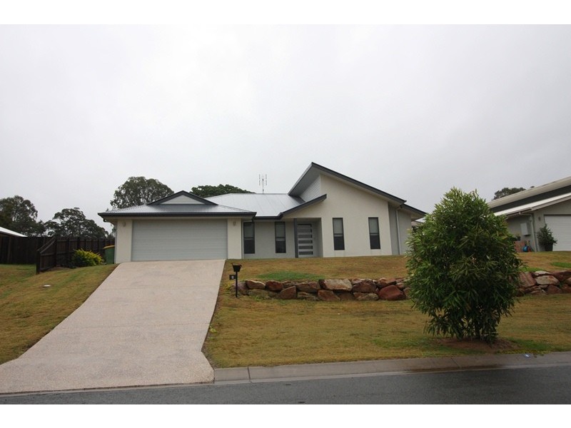 8 Eagle Hawk Drive, Southside QLD 4570
