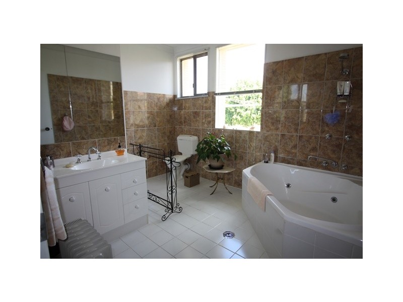 Greens Creek QLD 4570