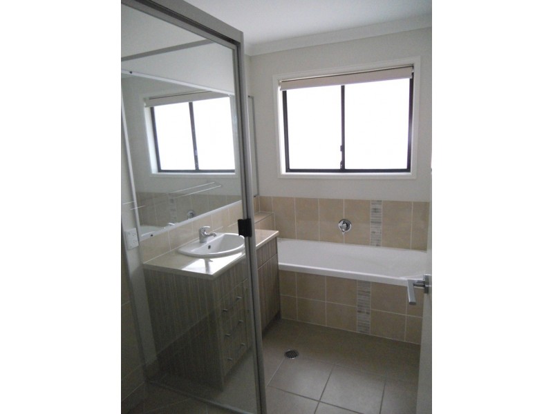 18 Marco Polo Drive, Cooloola Cove QLD 4580