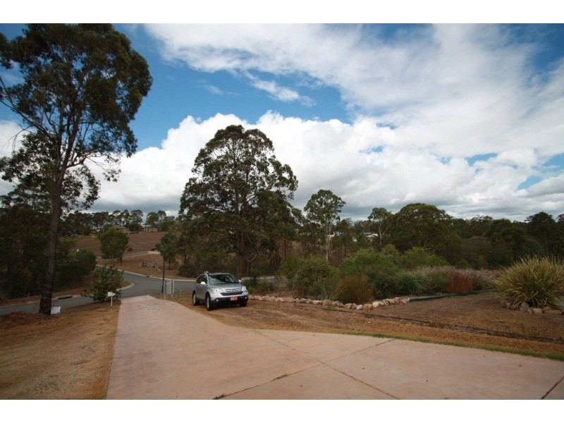 11 Duffy Court, Southside QLD 4570