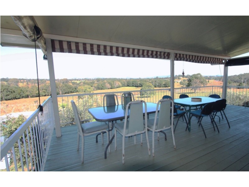 32 Arlington Road, Victory Heights QLD 4570