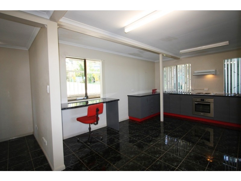 32 Arlington Road, Victory Heights QLD 4570