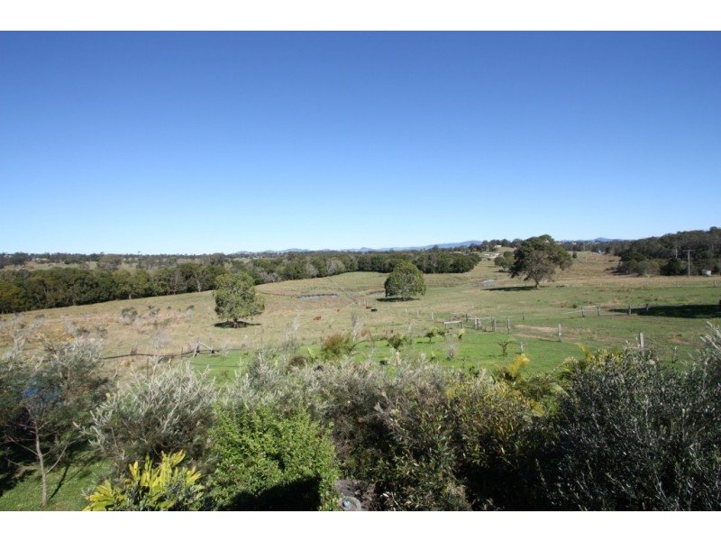 32 Arlington Road, Victory Heights QLD 4570