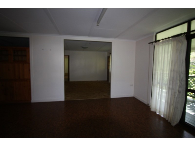 Goomboorian QLD 4570
