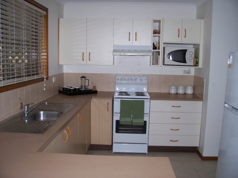 6 Stephenson Place, Monkland QLD 4570