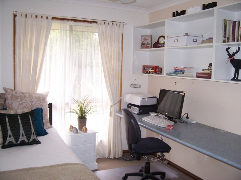 6 Stephenson Place, Monkland QLD 4570