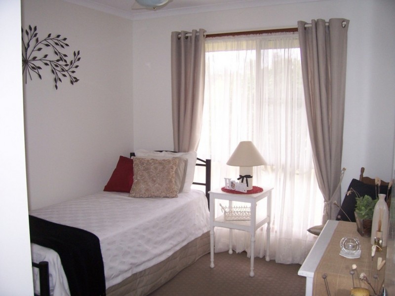 6 Stephenson Place, Monkland QLD 4570