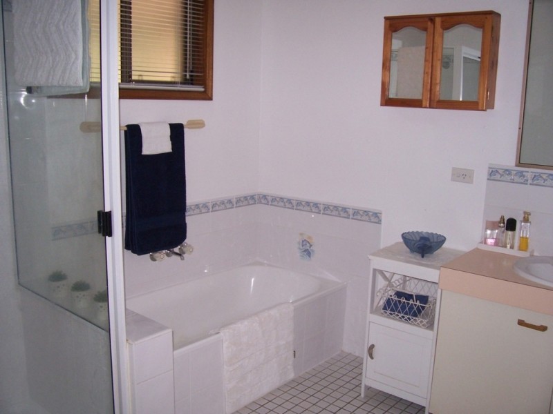 6 Stephenson Place, Monkland QLD 4570